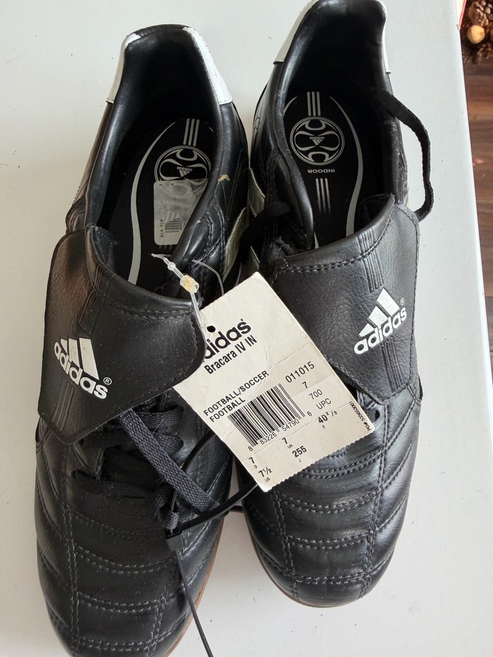adidas Bracara IV IN Soccer Shoes Black 7.5 US
Indoor soccer